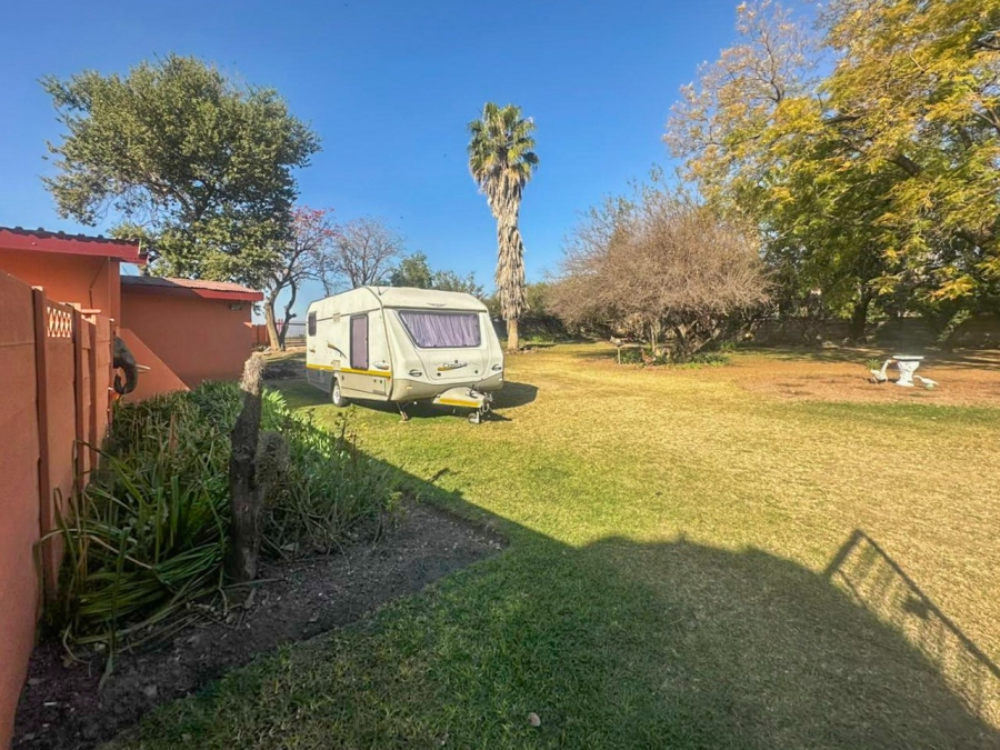 4 Bedroom Property for Sale in De Kroon A H North West